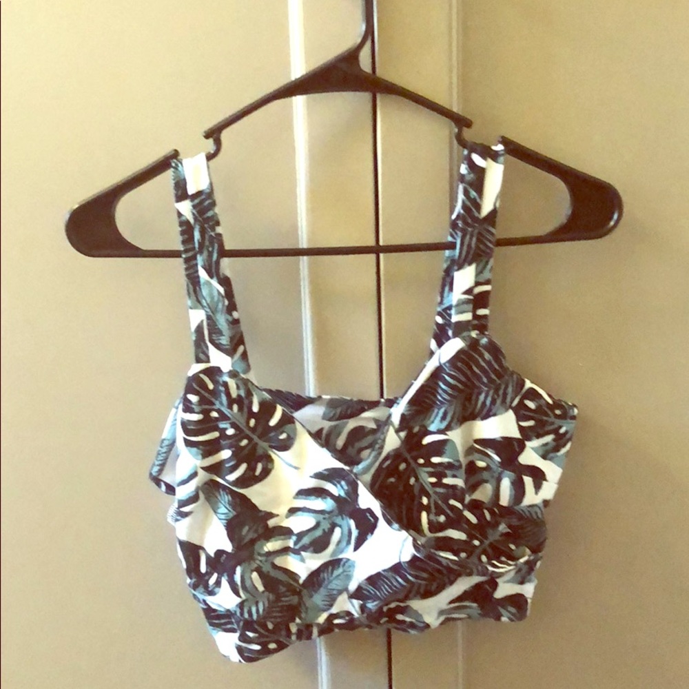 Charlotte Russe - Tropical Leaf crop TOP